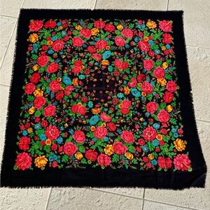 Large 35” square Rose Garden scarf in mint condition